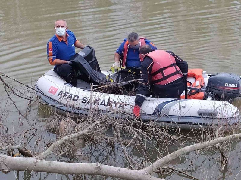 Sakarya Nehri’nde kadın cesedi bulundu
