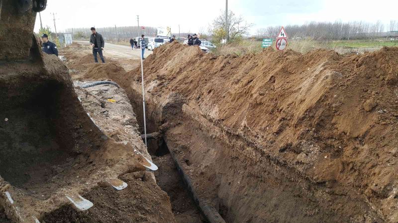 Edirne’de üstüne toprak yığını düşen işçi ağır yaralandı
