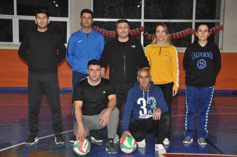 Kaymakam Ocak, voleybol turnuvasına oynadı
