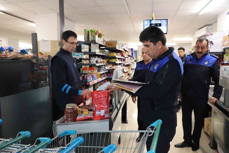 Başkan Turanlı: “Marketlerdeki denetimlerimiz aralıksız devam ediyor”
