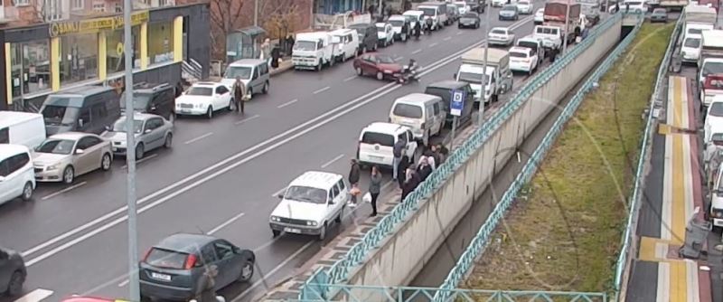 Kütahya’da trafik kazaları saniye saniye kaydedildi
