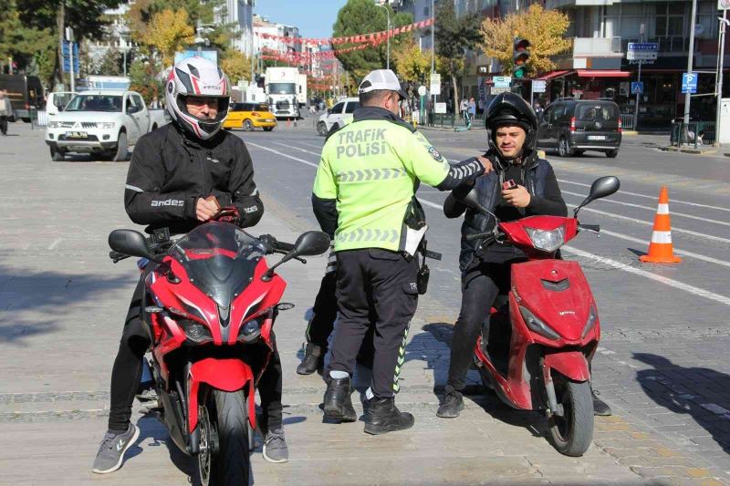 Uşak’ta 945 sürücüye para cezası kesildi
