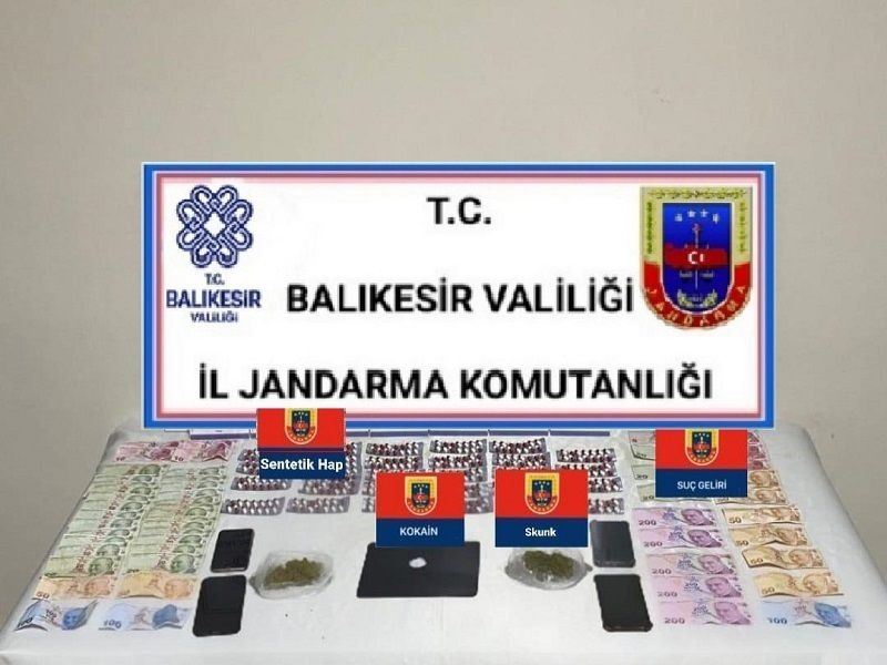 Balıkesir’de polis ve jandarmadan ’Huzur’ operasyonu
