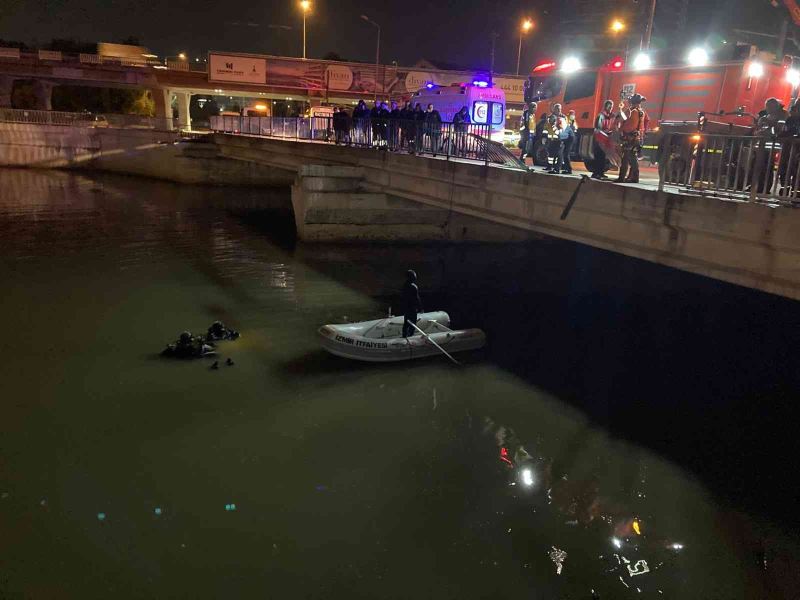 Kontrolden çıkan otomobil çaya uçtu: 1 ölü, 3 yaralı
