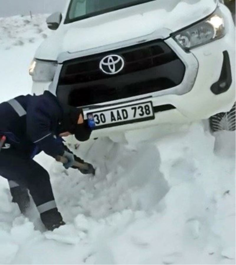 VEDAŞ ekipleri onarım için gittikleri bölgede tipiye yakalandı
