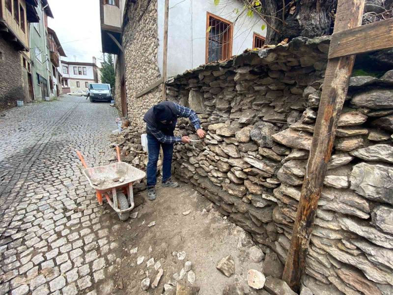 Tarihi ilçede çevre düzenlemesi çalışmaları sürüyor
