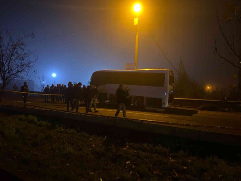 Diyarbakır Mardin yolu üzeri canlı hayvan borsası yanında yolun sağ tarafına park etmiş halde bekleyen bombalı araç, polis çevik kuvvet aracının geçtiği sırada patlatıldı. Yaralıların olduğu öğrenildi. 112, İtfaiye ve özel harekat olay yerine sevk edildi