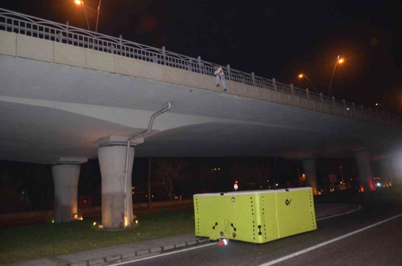 Kayseri’de intihara kalkışan şahsı polis ikna etti
