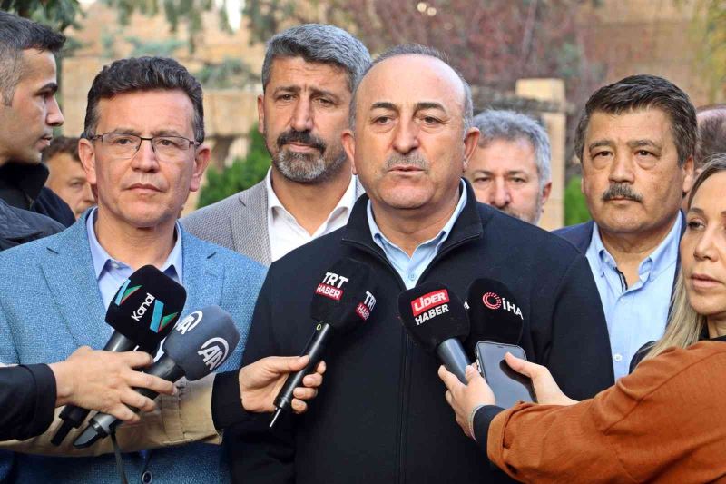 Bakan Çavuşoğlu sel bölgesini ziyaret etti: “Ön ödemeler yapıldı ama bu daha bir başlangıç”
