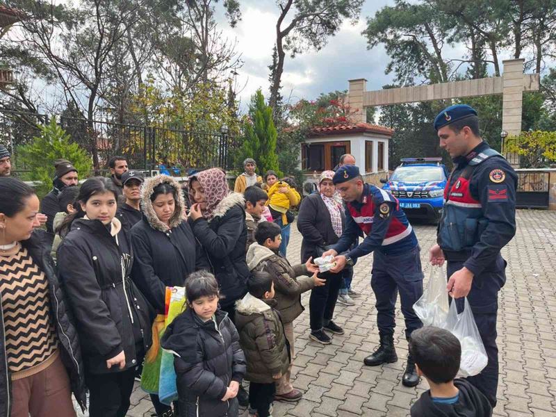 Yol kontrolünde 144 göçmen yakalandı
