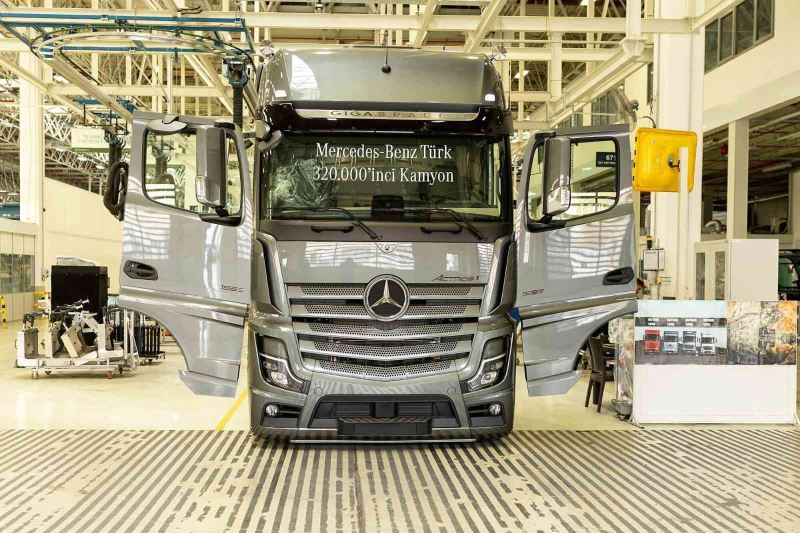 Mercedes-Benz Türk, 320 bininci kamyonunu üretti
