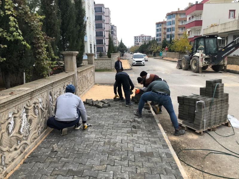 Yeni Mahallede kaldırım düzenleme çalışması
