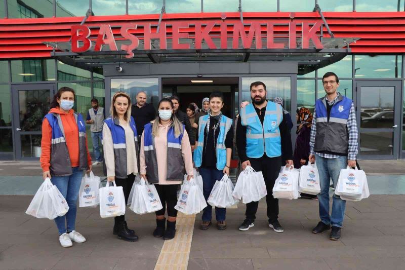 Yalova Belediyesi’nden hastalara  ‘geçmiş olsun’ paketi
