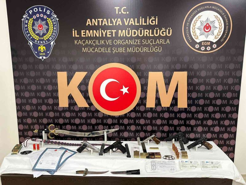 Antalya polisinden kaçakçılara geçit yok
