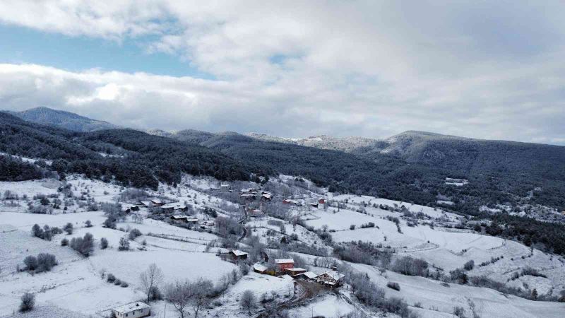 Beyaza bürünen Kastamonu’nun yüksek kesimleri havadan görüntülendi
