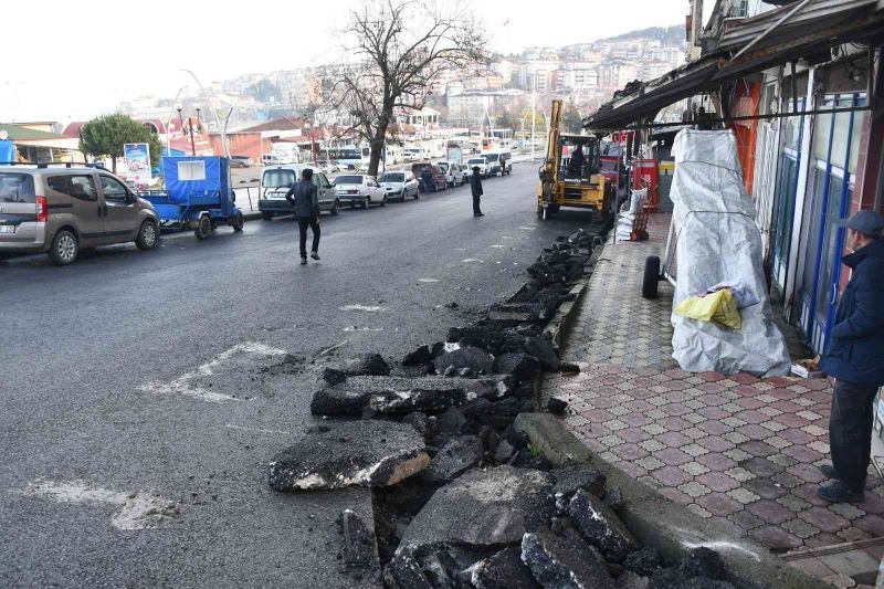 Alaplı Belediye Başkanı Tekin şantiye şefi gibi çalışıyor
