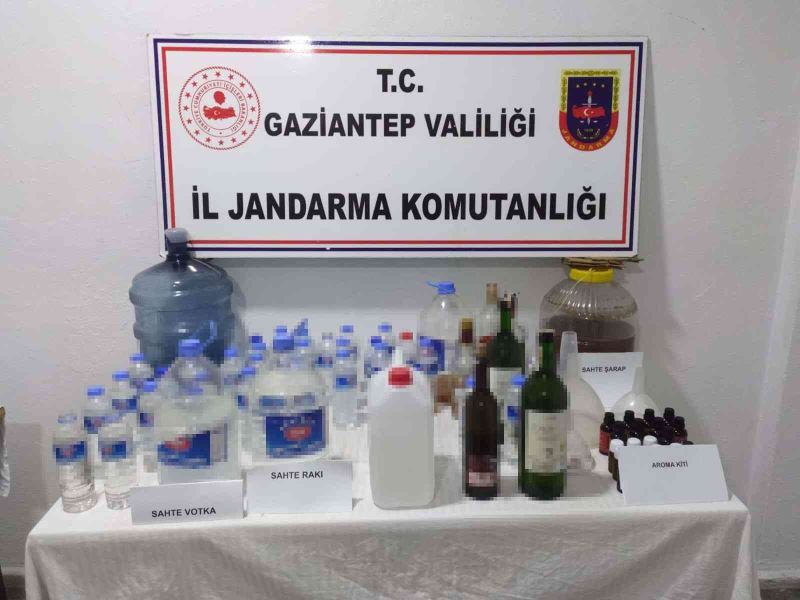 Gaziantep jandarmasından dev sahte ve kaçak alkol operasyonu: 35 gözaltı
