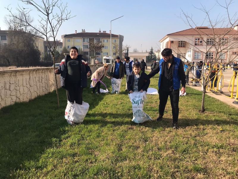 Gençler bu sefer özel öğrencileri sevindirdi
