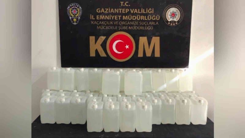 Polis yılbaşı öncesi 350 litre kaçak alkol ele geçirildi
