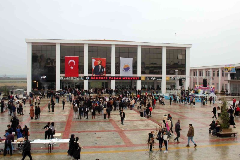 Sinop’ta Geleneksel Hamsi Şenliği renkli anlara sahne oldu
