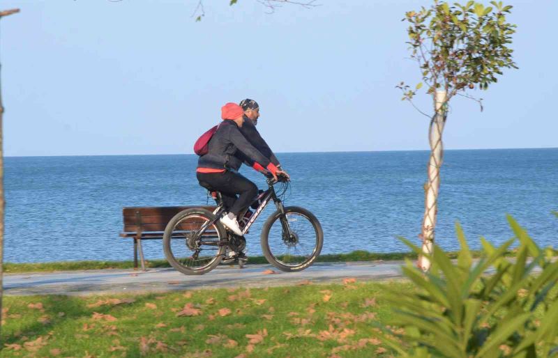 Ordu’da kış mevsiminde yaz havası sahilleri doldurdu
