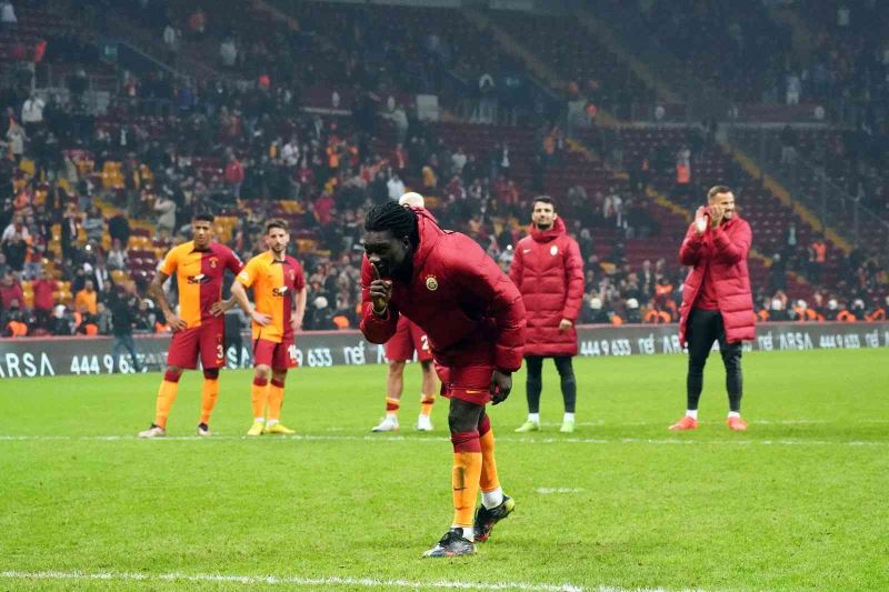 Bafetimbi Gomis bu sezonki 8. golünü attı
