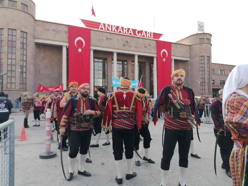 Seymenlerden kortej yürüyüşü
