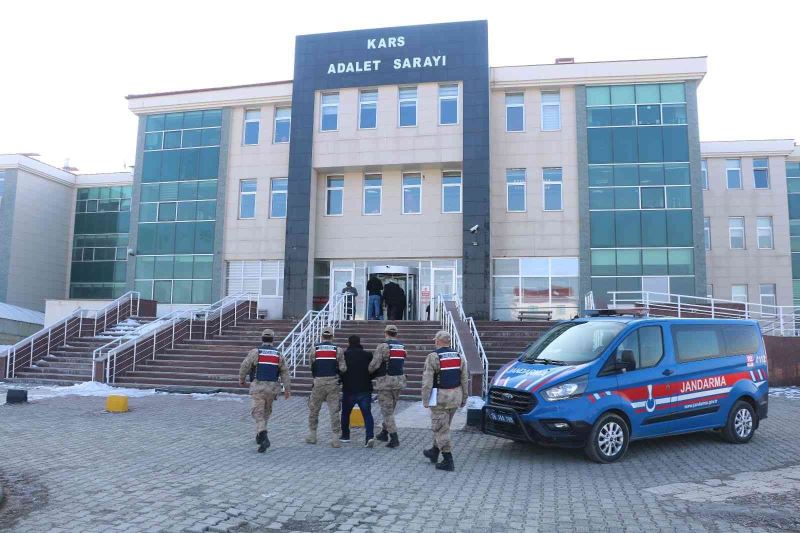 Kars’ta JASAT firari hırsızı yakaladı
