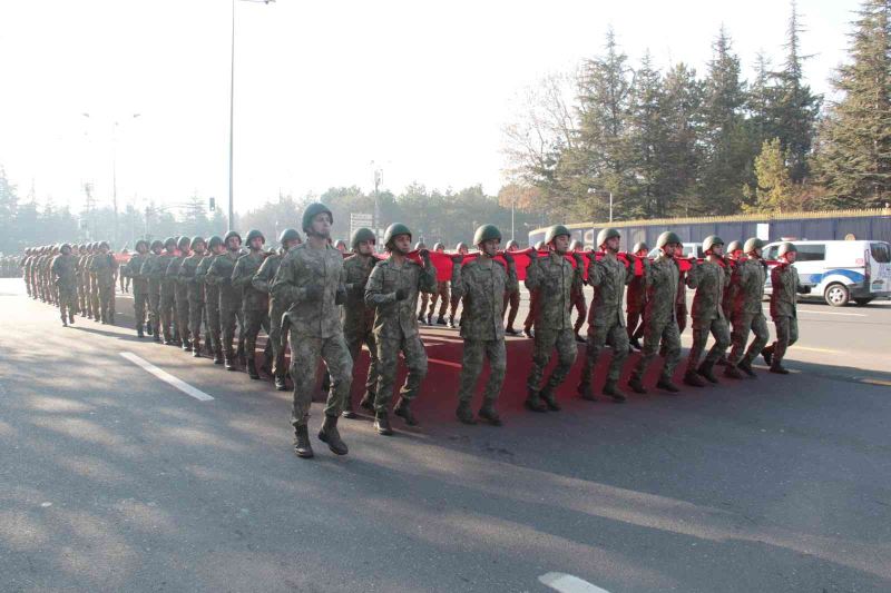 Harbiyeliler Ankara sokaklarında koştu
