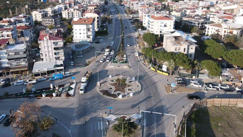 Seferihisar’da kara yollarının yaptığı peyzaj düzenlemesinde sona doğru
