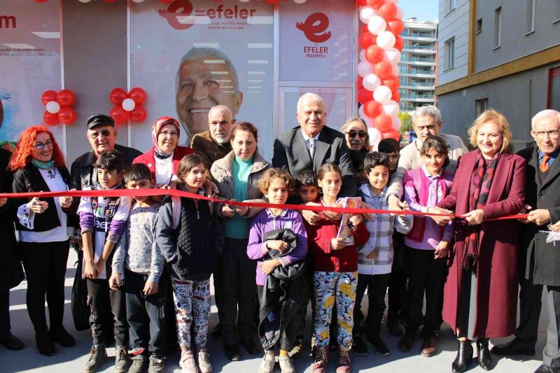 Efeler’de sekizinci Kitap Kafe açıldı
