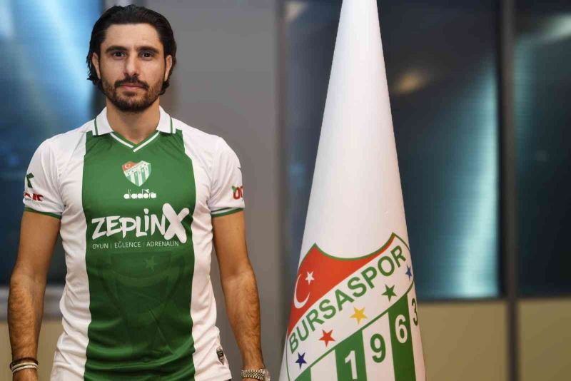 Bursaspor, Özer Hurmacı transferini resmen açıkladı
