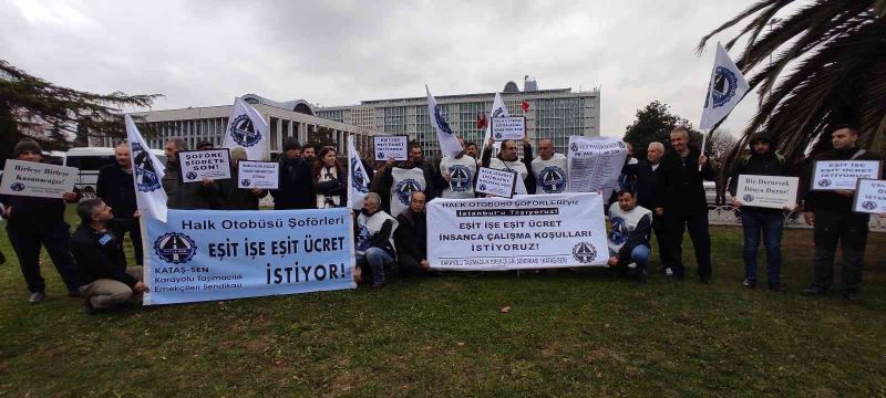 Özel halk otobüsü şoförlerinden İBB önünde protesto
