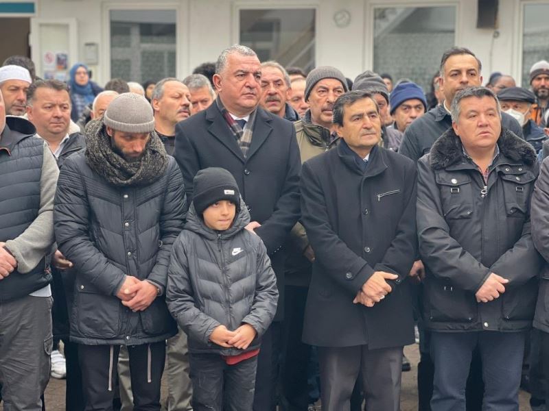 Almanya’da yanlışlıkla cenazesi yakılan Abdulkadir Sargın’ın külleri defnedildi
