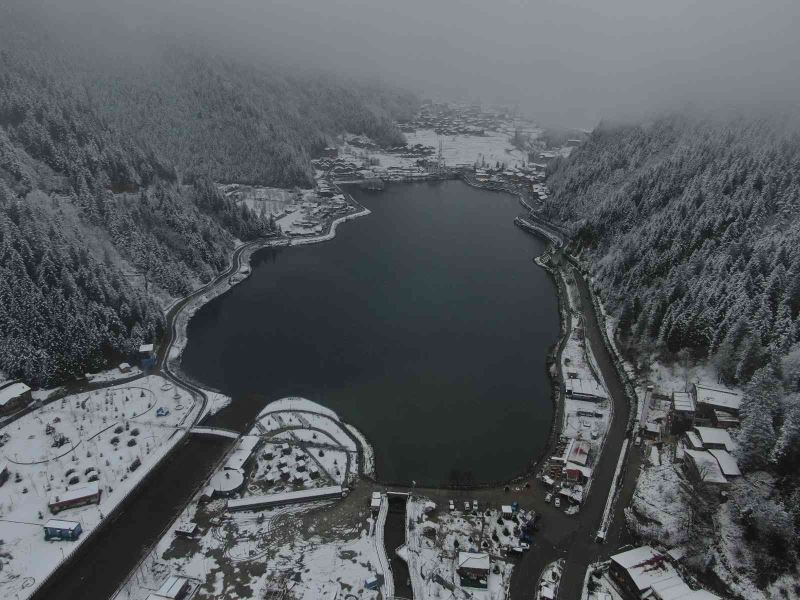 Uzungöl’de işletmeler kapattı, yılbaşı beklentisi yine gerçekleşmedi
