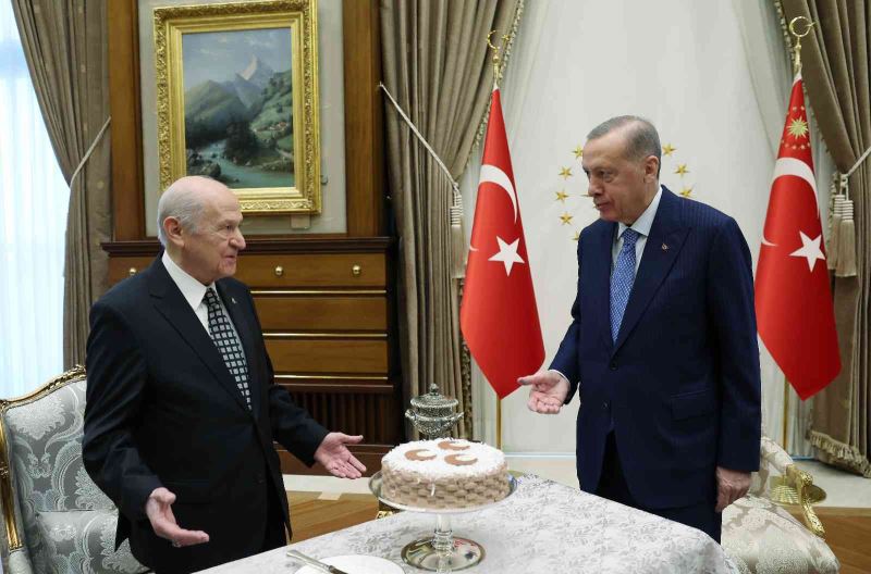 Cumhurbaşkanı Recep Tayyip Erdoğan, Cumhurbaşkanlığı Külliyesi’nde  MHP Genel Başkanı Devlet Bahçeli’yi Kabul etti.
