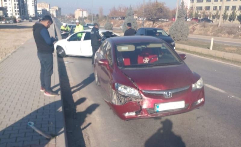 Yeşilyurt’ta zincirleme kaza: 1 yaralı
