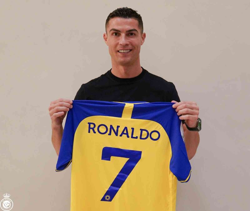 Cristiano Ronaldo resmen Al Nassr’da
