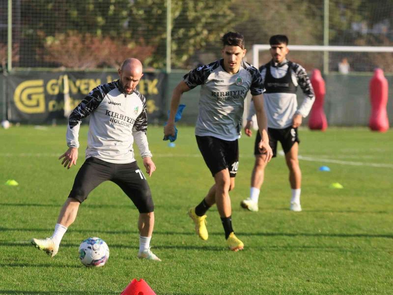 Efecan Karaca: “İkinci yarı istediğimiz puanları toplayıp ligi en iyi yerde bitirmek istiyoruz”
