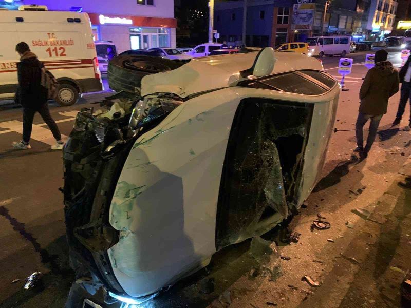 Yalova’da otomobiller çarpıştı: 4 yaralı
