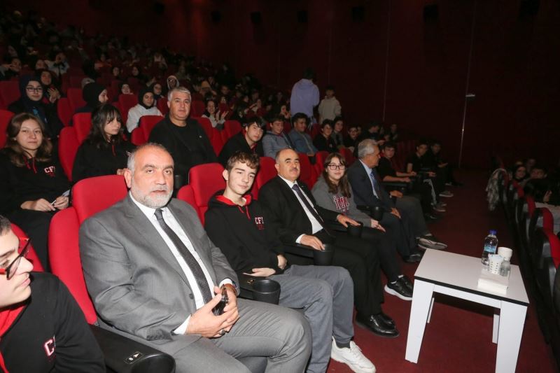 Samsun protokolü öğrencilerle ’Buğday Tanesi’ filmini izledi
