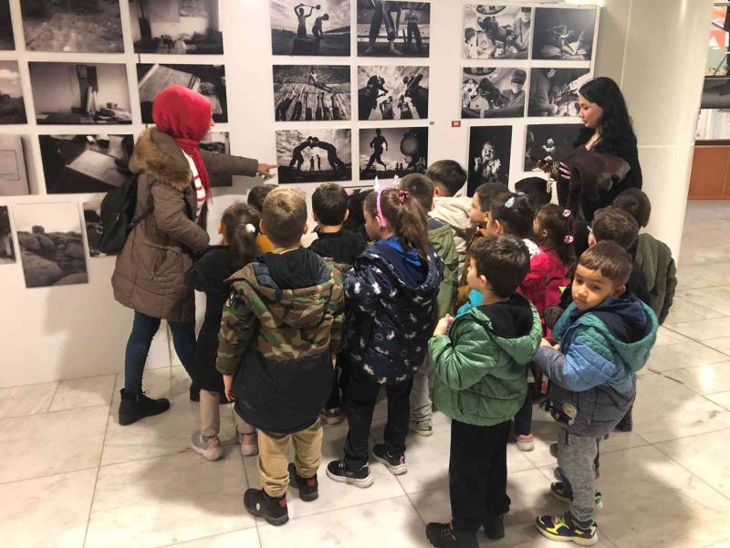 BursaFotoFest’e öğrenci çıkarması
