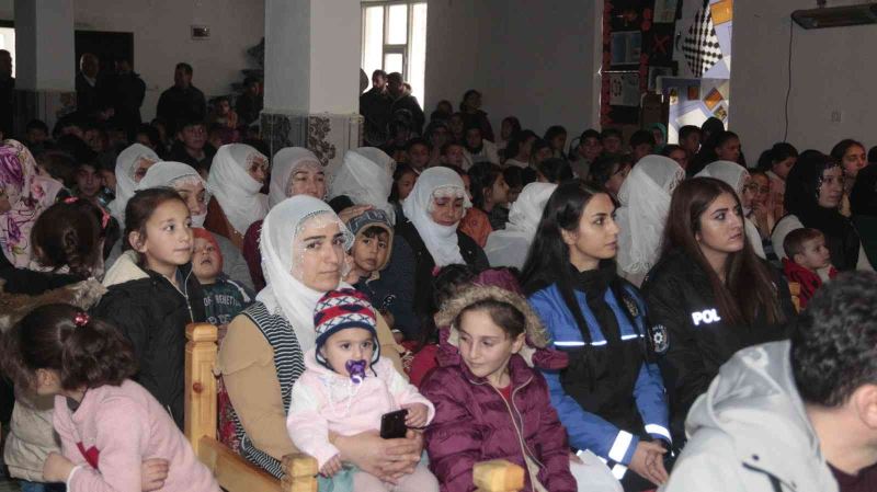 Tatvan’da köy çocukları yerli İHA’larla tanıştı
