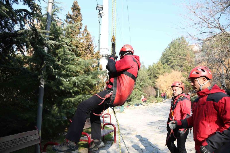 Jandarma Arama Kurtarma Timleri’nden teleferikte kurtarma tatbikatı
