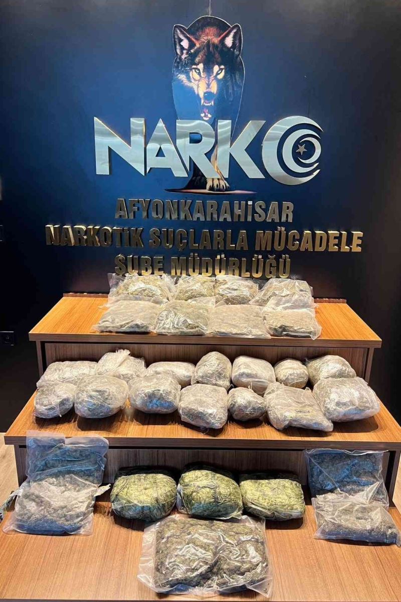 Polis 14 kilogram skunk ele geçirdi
