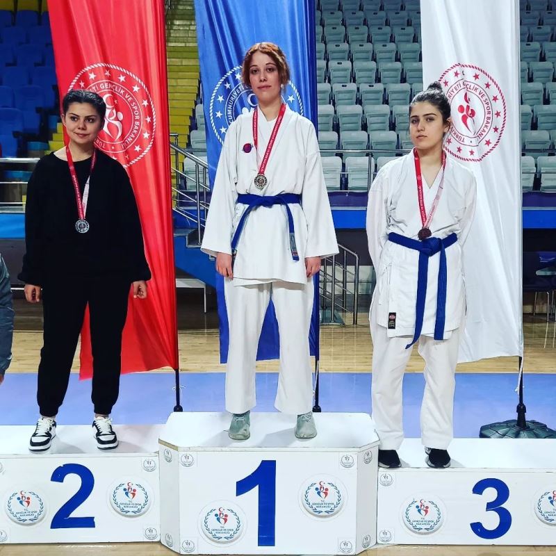 Karate müsabakaları tamamlandı
