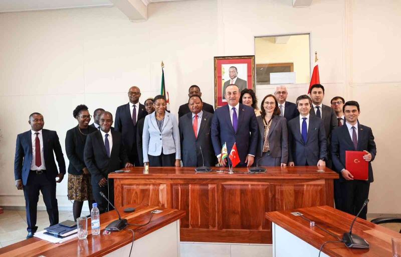 Dışişleri Bakanı Çavuşoğlu, Zimbabveli mevkidaşı Shava ile görüştü
