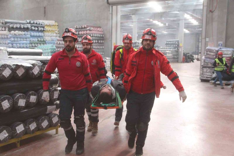 Elazığ’da gerçeği aratmayan deprem ve yangın tatbikatı
