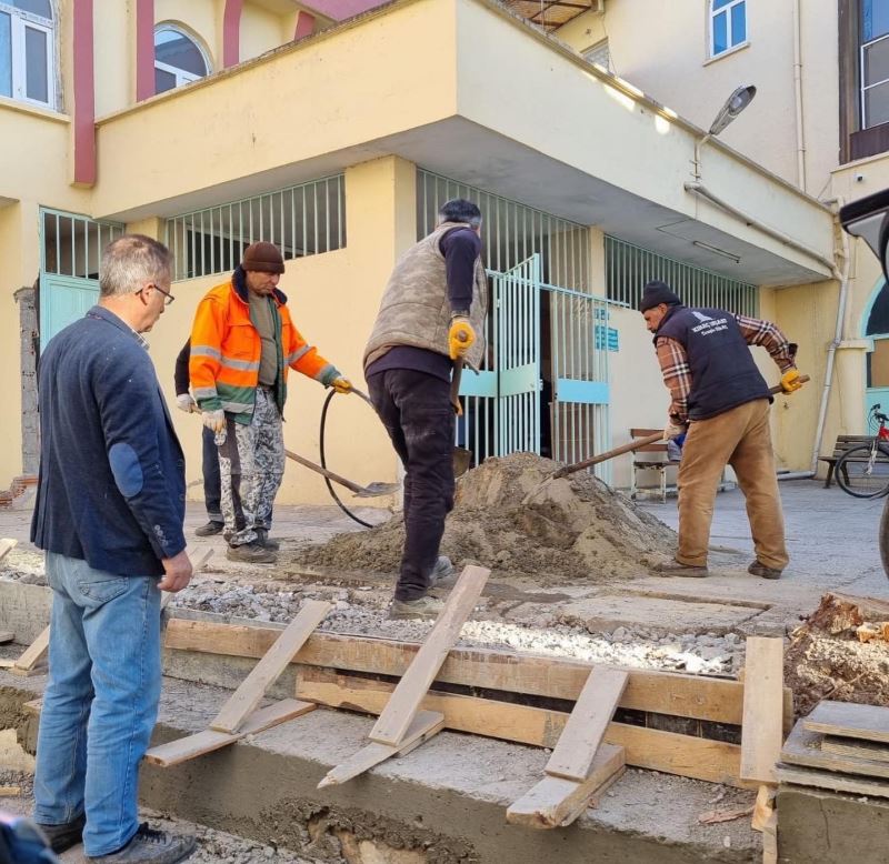 Gölbaşı ilçesindeki camilerde bakım çalışması
