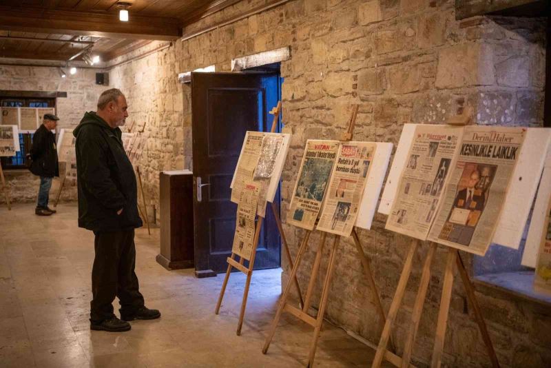 Kuşadası’nda gazete sayfalarından tarihe yolculuk
